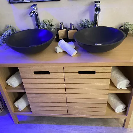 Bioty Chill & Bed & Breakfast Le Blanc-Mesnil